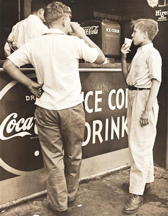 MORRIS ENGEL (1918-2005) A group of six photographs from New Yorks East Side (4) and Chicago (2).